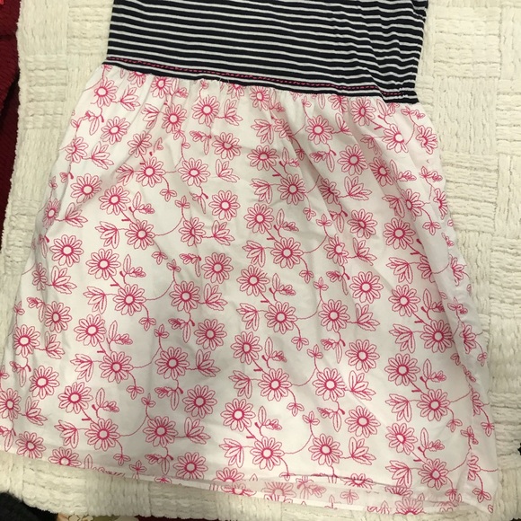 Crown & Ivy Dress. - Picture 3 of 3